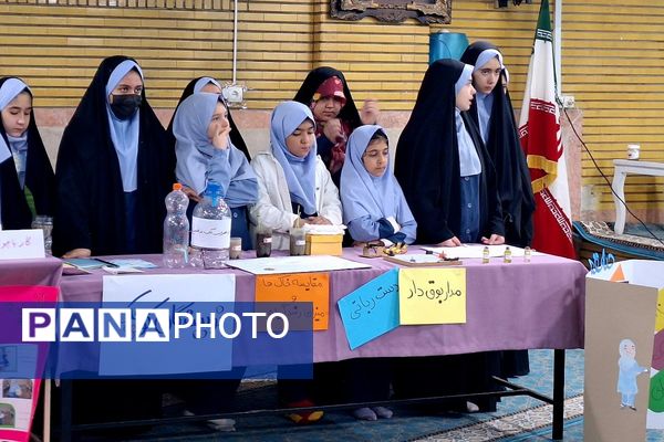 نمایشگاه پژوهش به مناسبت هفته پژوهش در دبستان حکمت نبوی ناحیه دو شهرری 