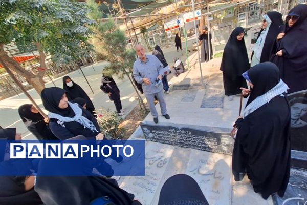 حضور دانش آموزان دبیرستان حجاب ناحیه یک شهرری در گلزار شهدا