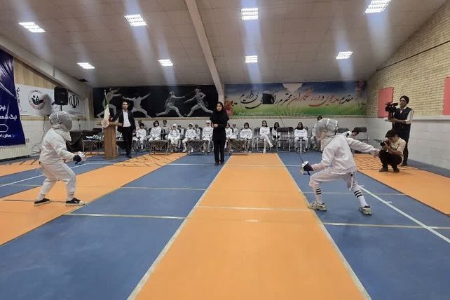 برگزاری نخستین دوره مسابقات شمشیربازی بافق با حضور تیم‌های دانش‌آموزی