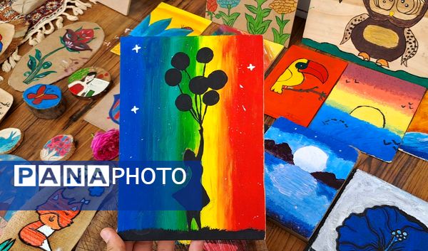 سفری به دنیای رنگارنگ هنر