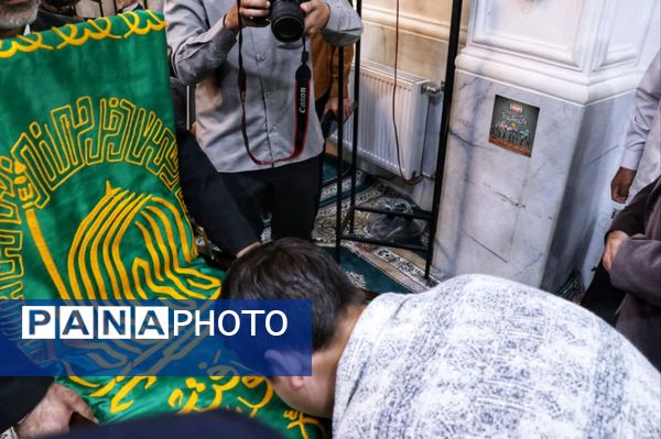 پرچم متبرک امام رضا (ع) در جشن ولادت امام رئوف در مسجد امام حسن عسکری (ع) بجنورد 