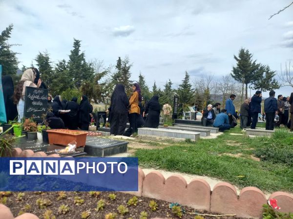 سنت حضور در آرامگاه اموات در روز عید فطر در کیاسر 