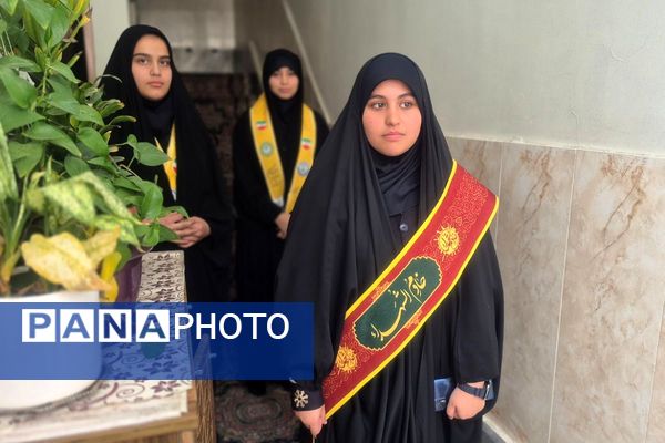 دیدار دانش آموزان فرزانگان با خانواده شهید صفری علمدار