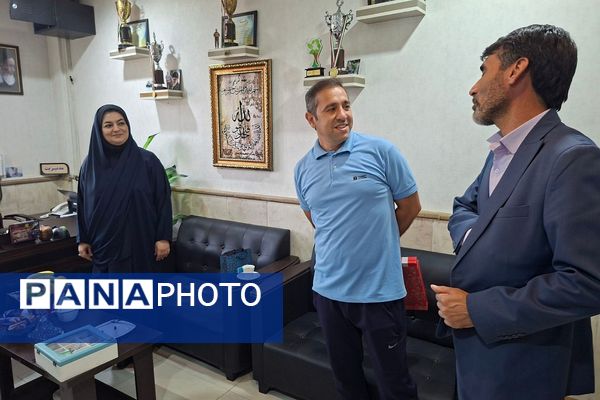 بازدید معاون تربیت بدنی و سلامت اداره کل از اتاق بازی و یادگیری دبستان شاهد شهید قدوسی