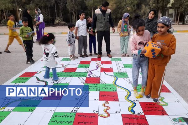 برنامه دورهمی شهروندی هم ساده‌ها در مجتمع مدرس شیراز 