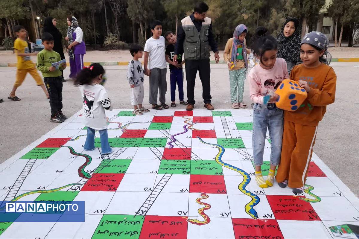 برنامه دورهمی شهروندی هم ساده‌ها در مجتمع مدرس شیراز 