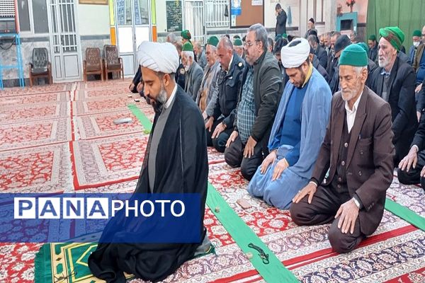 اقامه نماز جمعه در شهر بار نیشابور