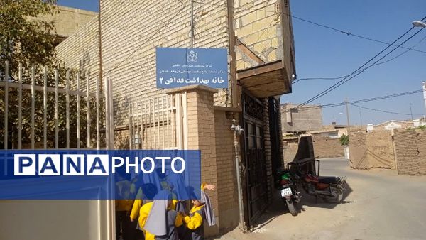 قدردانی از کارکنان خانههای بهداشت روستای فدافن در روز پرستار