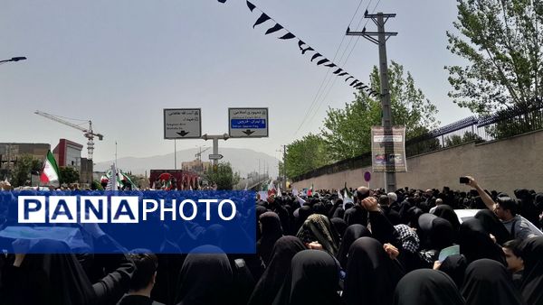 مردم کرج پیکر شهدا حمله رژیم غاصب صهیونیستی به ایران را با عشق و احترام تشییع کردند