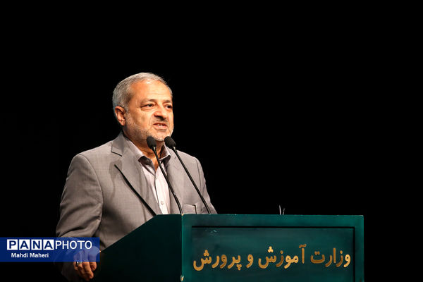 دیدار رییس‌جمهور با فرهنگیان و دانشجو معلمان