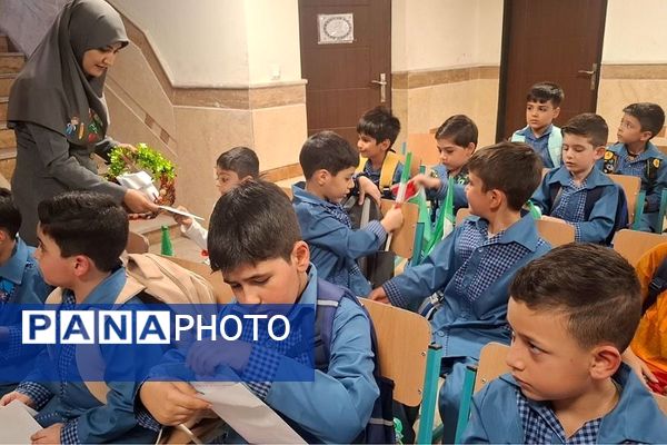 جشن کلاس اولی ها در دبستان باقرالعلوم ناحیه یک شهرری