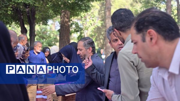 همایش تجلیل از فرهنگیان بازنشسته ناحیه۴ اصفهان در اردوگاه شهید بهشتی اصفهان