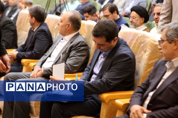 آیین کلنگ‌زنی ۱۶ مدرسه خیرساز در کاشان؛ مشارکت مردمی، حمایت دولتی