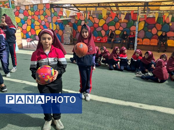 اجرای برنامه‌های ورزشی دبستان ارمغان هستی ناحیه 3 کرج در هفته تربیت‌بدنی 