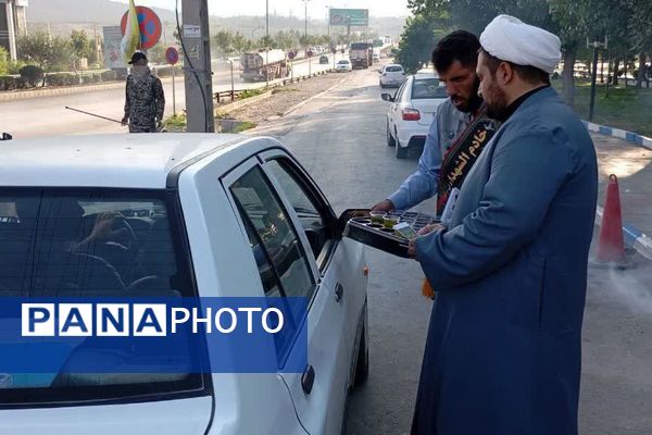 برپایی موکب پذیرایی و قاب‌های ایثار؛ از خاکریز تا بوم نقاشی در فیروزکوه