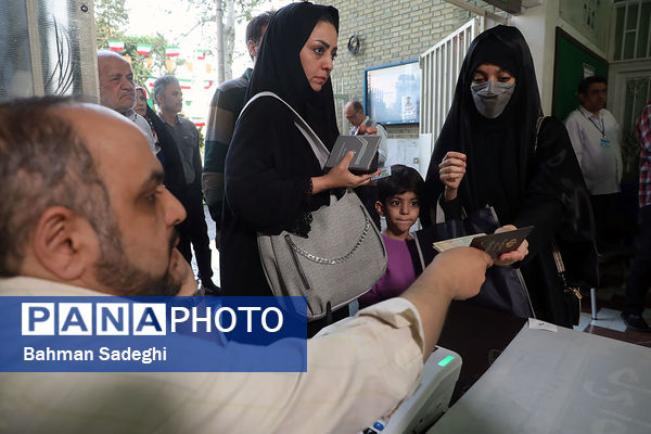 مرحله دوم انتخابات مجلس دوازدهم شورای اسلامی در مسجدالنبی میدان نبوت