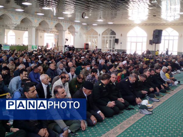  نماز جمعه شهرستان کاشمر با حضور پیکر شهید گمنام 