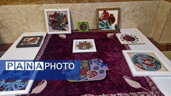 جشنواره هنری دانش‌آموزان رشته کاشی و عکاسی هنرستان کبری زرگران ملارد 