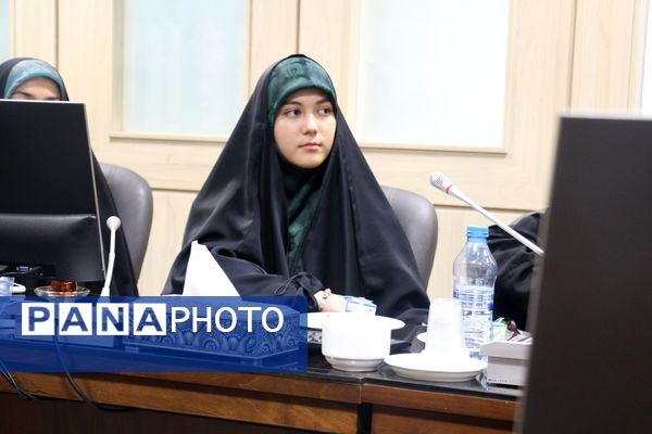 نشست خبری دختران میدان ۱۴ صفر ۳ با رئیس ستاد انتخابات شهرستان مشهد