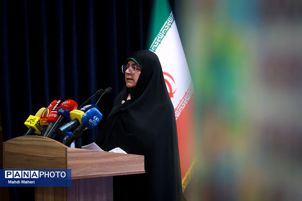 چهل و پنجمین سالگرد هفته دفاع مقدس با حضور وزیر آموزش و پرورش