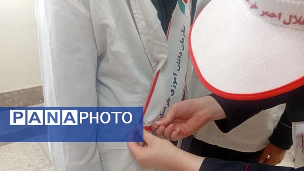 زمین لرزید ، اما دانش آموزان ۱۳ آبان استوار ایستادند