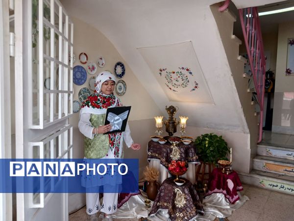 بازدید مدیر آموزش و پرورش کاشمر از نمایشگاه دبیرستان سما