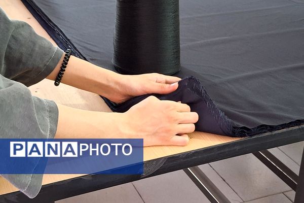 هنرستانی ها در نقش تولید کننده،دوخت لباس فرم دانش آموزان به دست هنرستانی های قدس