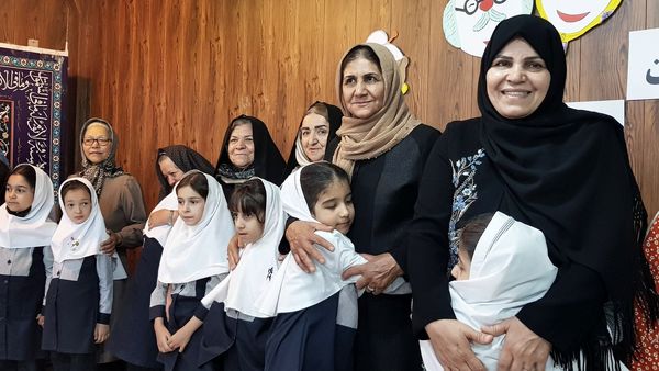 بزرگداشت هفته ملی سالمند در دبستان دخترانه سماء شیروان 