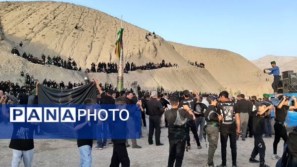 آیین زنجیر زنی و عزاداری روز تاسوعای حسینی
