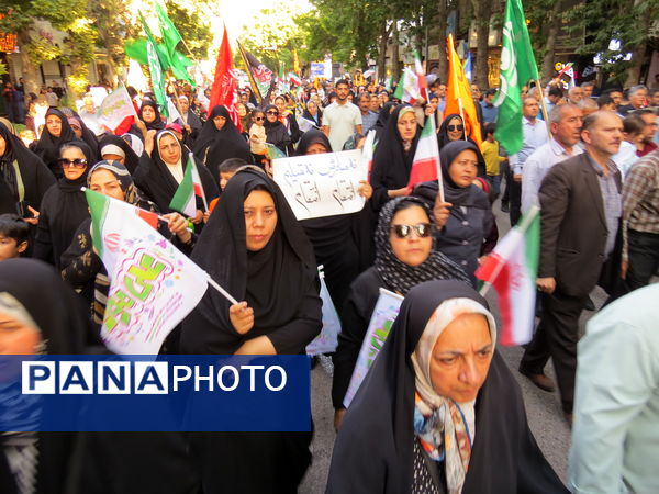 بازدید مدیرکل آموزش پرورش استان خراسان شمالی از غرفه‌های غدیرخم در بجنورد