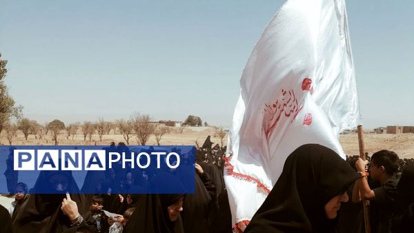 بازماندگان اربعین شهر نسر با راهپیمایی باشکوه یاد شهدای کربلا را گرامی داشتند