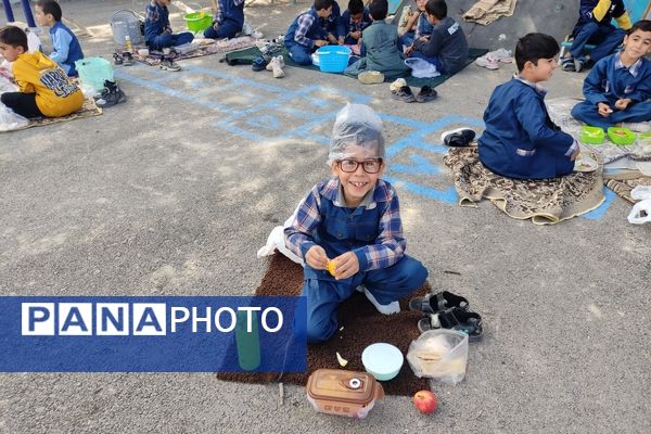 صبحانه سلامت در دبستان هیأت امنایی قرآنی مبین شهرستان شیروان