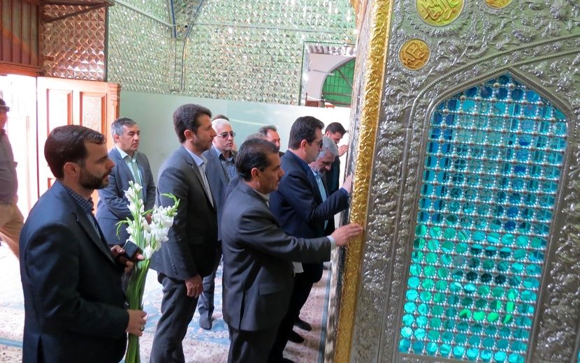 گلباران مزار شهدای دانش‌آموز و معلم در بجنورد