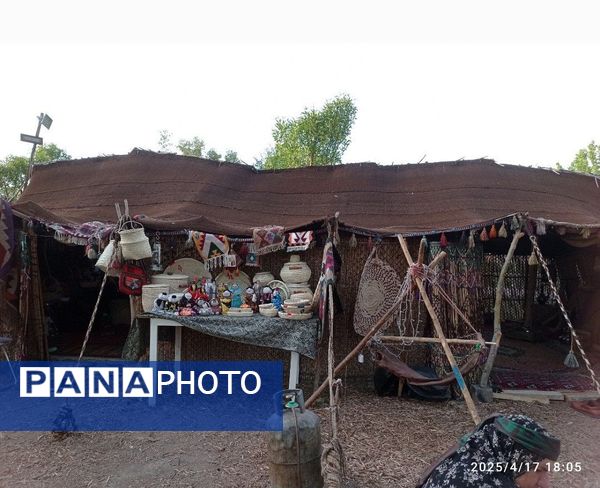 برپایی غرفه‌های صنایع دستی در پارک ایران کوچک 