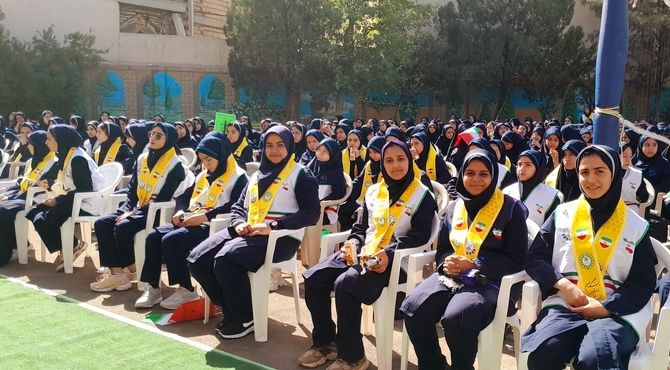 جشن با شکوه آغاز سال تحصیلی جدید و ماه مهر در دبیرستان شاهد بحرینیان ناحیه ۴ اصفهان
