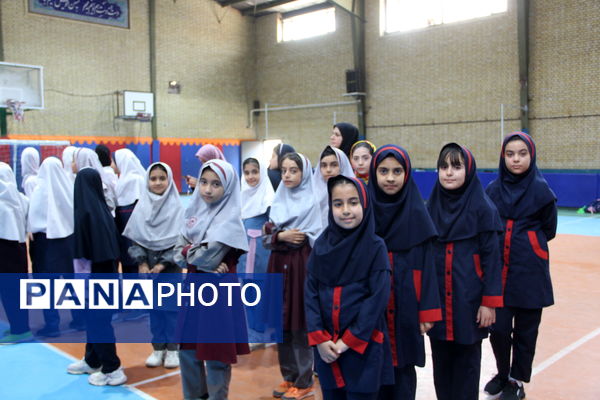 برگزاری آیین اهدای جوایز و تقدیر از شرکت کنندگان جشنواره طناب زنی دانش آموزان ابتدایی دختر مدارش شهرستانهای تهران در ری یک