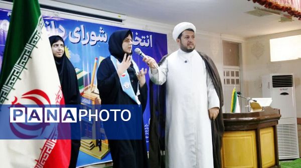 دانش‌آموزان اهوازی پای صندوق رأی؛ تمرینی برای مسئولیت‌پذیری و مردم‌سالاری