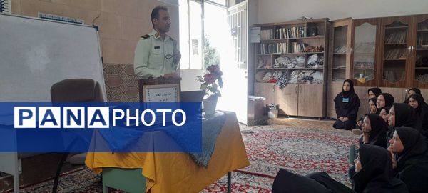  گرامیداشت هفته نیروی انتظامی در آموزشگاه مرحوم پاکدل خلیل آباد 