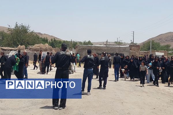 مراسم عزاداری و زنجیرزنی روز عاشورا در روستای جعفرآباد بوانات