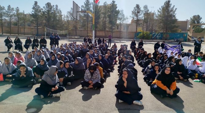 حماسه آفرینی دانش آموزان شهر نیم‌ور در روز مقابله با استکبار ستیزی جهانی
