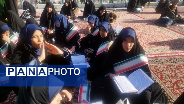 گرامیداشت هفته قرآن ، عترت و نماز در دبیرستان شاهد تکتم 