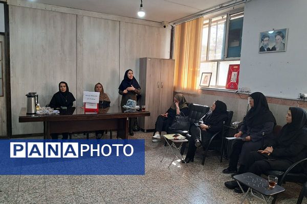 برگزاری کارگاه‌های آموزشی بهداشت‌روان در مدارس ملارد همزمان با هفته سلامت روان