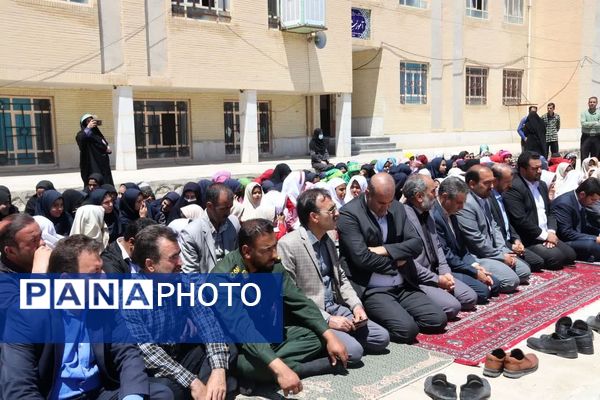  افتتاح زمین چمن مصنوعی با حضور  معاون تربیت‌بدنی و سلامت وزارت آموزش و پرورش