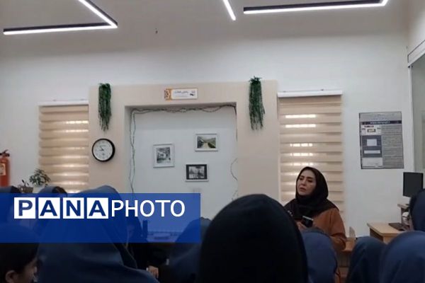  بازدید مدرسه نرگس پردیس از کتابخانه شیخ بهایی