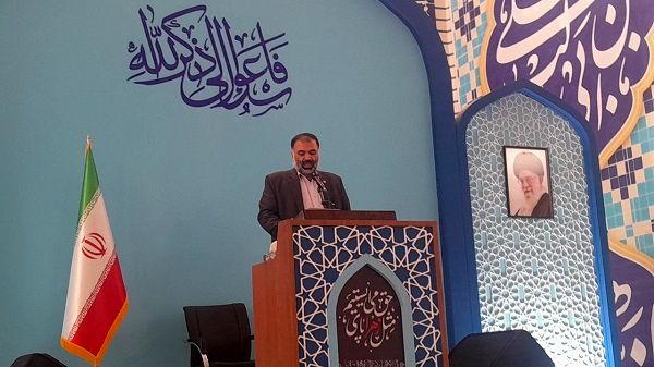 توسعه فرهنگ کتاب و کتابخوانی بسیار اهمیت دارد