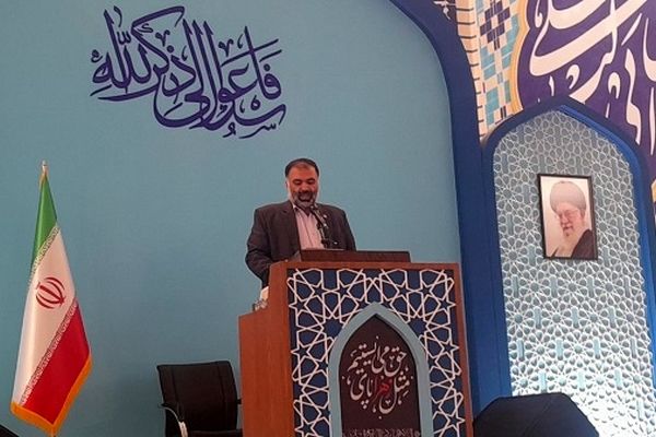 توسعه فرهنگ کتاب و کتابخوانی بسیار اهمیت دارد