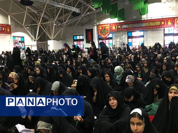 برپایی مراسم دعای عرفه در گلستان شهدای اصفهان