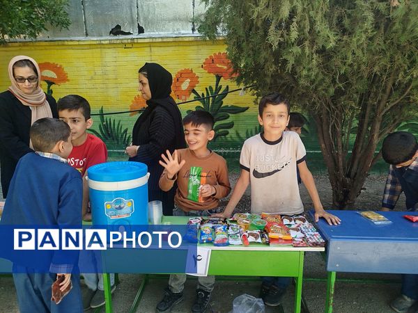 برگزاری بازارچه درون مدرسه‌ای در دبستان مبین شیروان