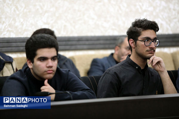 نشست صمیمی وزیر آموزش و پرورش با مدال آوران المپیادهای علمی