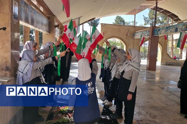 هفته بسیج و غبار روبی مزار شهدای  امامزاده عمادالدین (ع) در شهرستان رباط‌کریم